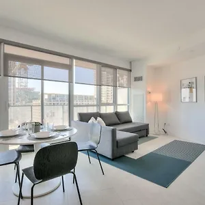  Apartment Oasis Lakeshore & Heart Of Downtown With Parking Canada